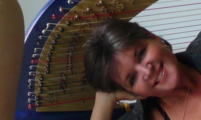 Vanessa McKeand – harpist